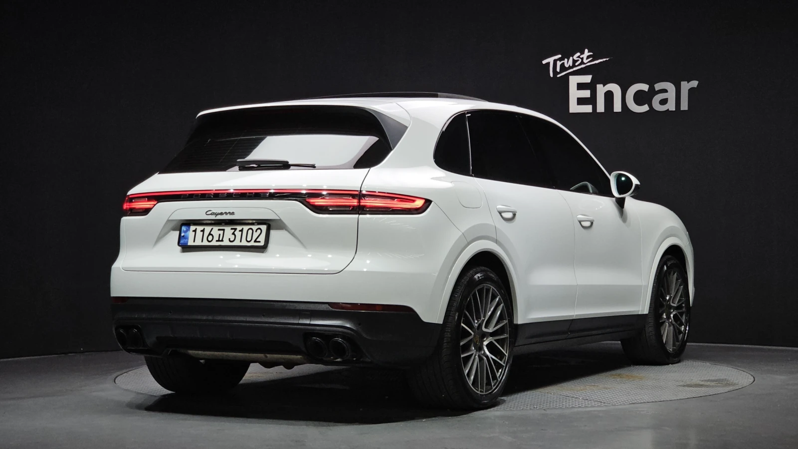 Porsche Cayenne 360* ЕЛ. БАГАЖНИК* ПОДГРЕВ ВОЛАН* ЛЮК* КРАЙНА ЦЕНА, снимка 2 - Автомобили и джипове - 55839258