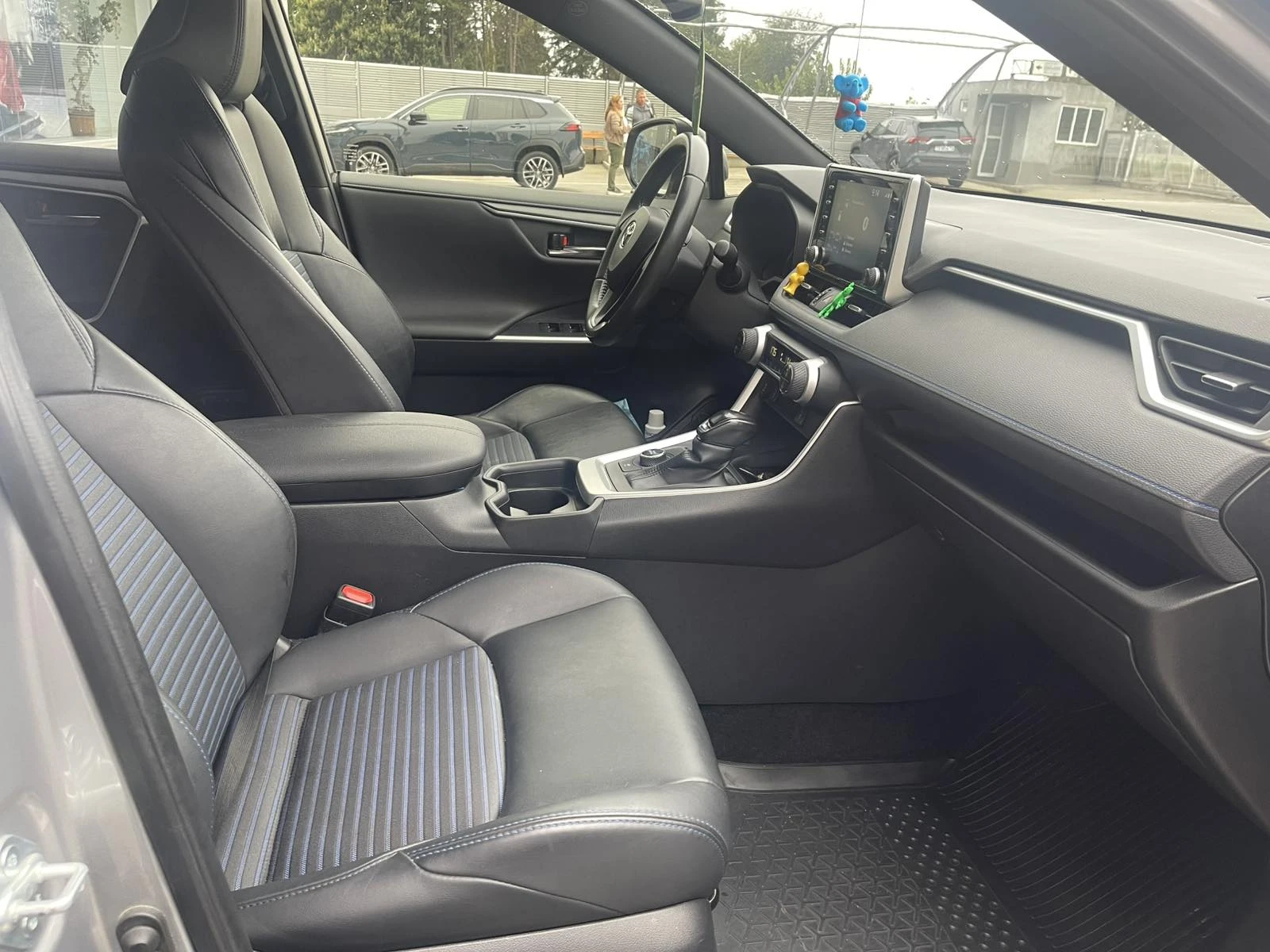 Toyota Rav4 2.5 HYBRID, снимка 6 - Автомобили и джипове - 56265845