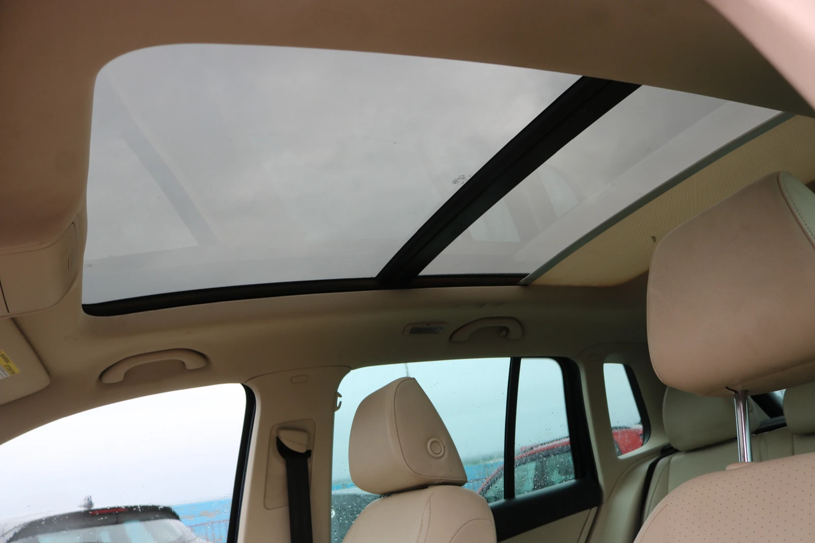 VW Tiguan 2.0 TSI 4x4, снимка 5 - Автомобили и джипове - 56349873