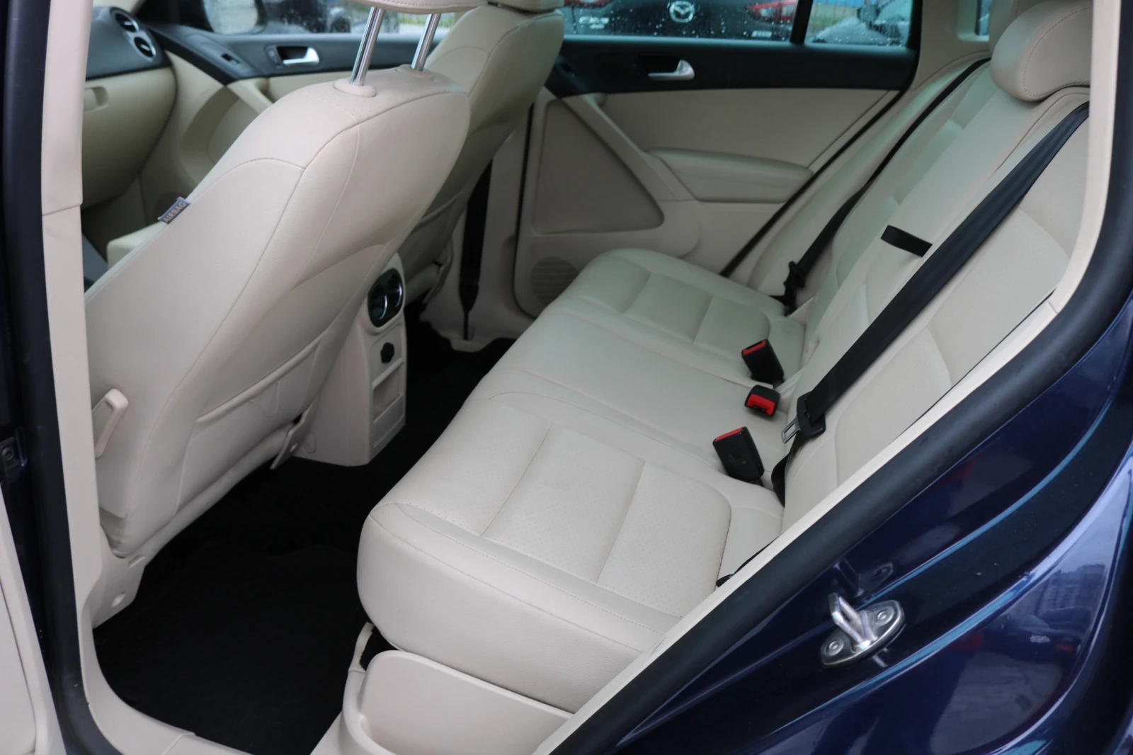 VW Tiguan 2.0 TSI 4x4, снимка 7 - Автомобили и джипове - 56349873