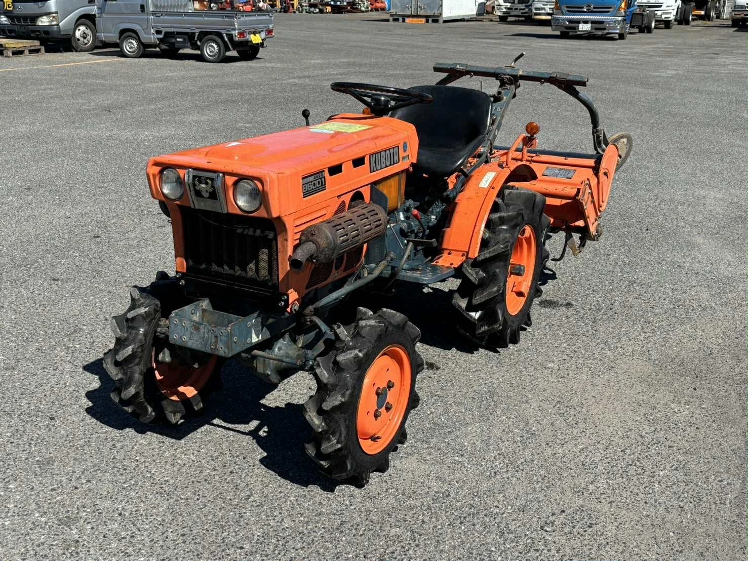 Трактор Kubota B6001DT