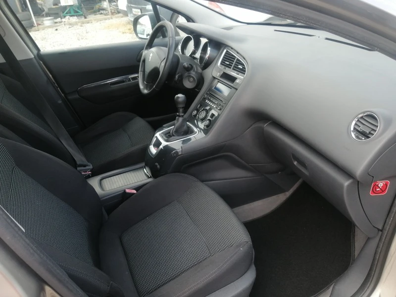 Peugeot 5008 1.6HDI 7места като НОВА!!!, снимка 12 - Автомобили и джипове - 46356449