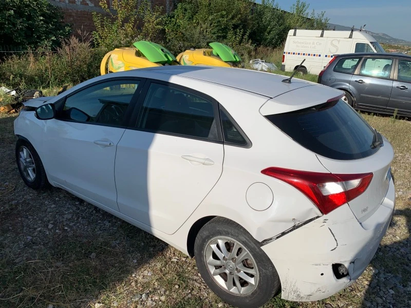 Hyundai I30 1.6 crdi, снимка 3 - Автомобили и джипове - 42242198