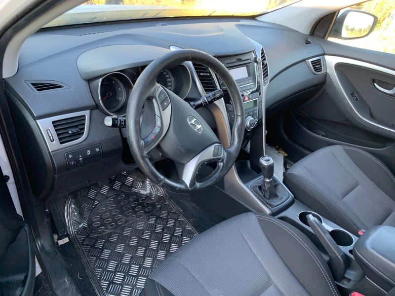 Hyundai I30 1.6 crdi, снимка 8 - Автомобили и джипове - 42242198