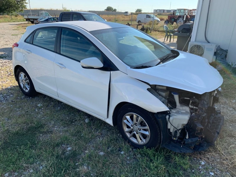 Hyundai I30 1.6 crdi, снимка 4 - Автомобили и джипове - 42242198