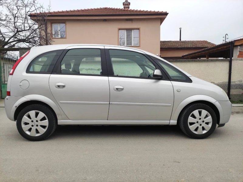 Opel Meriva, снимка 1 - Автомобили и джипове - 48286336