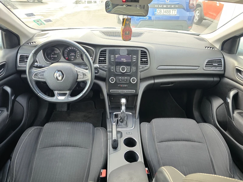 Renault Megane 1.3 Tce, снимка 8 - Автомобили и джипове - 48878218