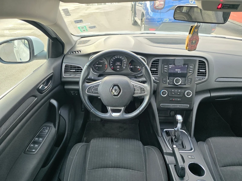 Renault Megane 1.3 Tce, снимка 10 - Автомобили и джипове - 48878218