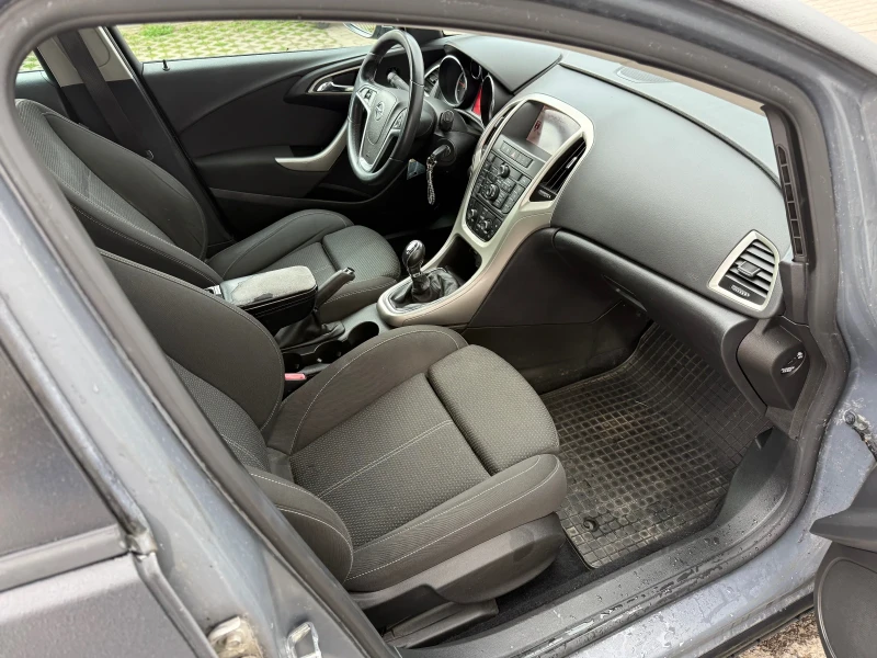 Opel Astra 1, 7CDTI+ 110kc+ Euro5+ Климатик, снимка 11 - Автомобили и джипове - 49524379