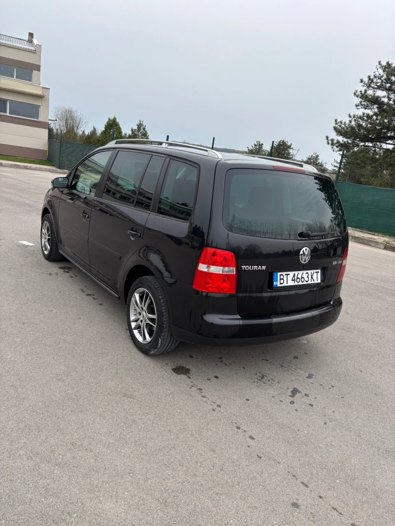 VW Touran 2.0TDI, снимка 7 - Автомобили и джипове - 49607102