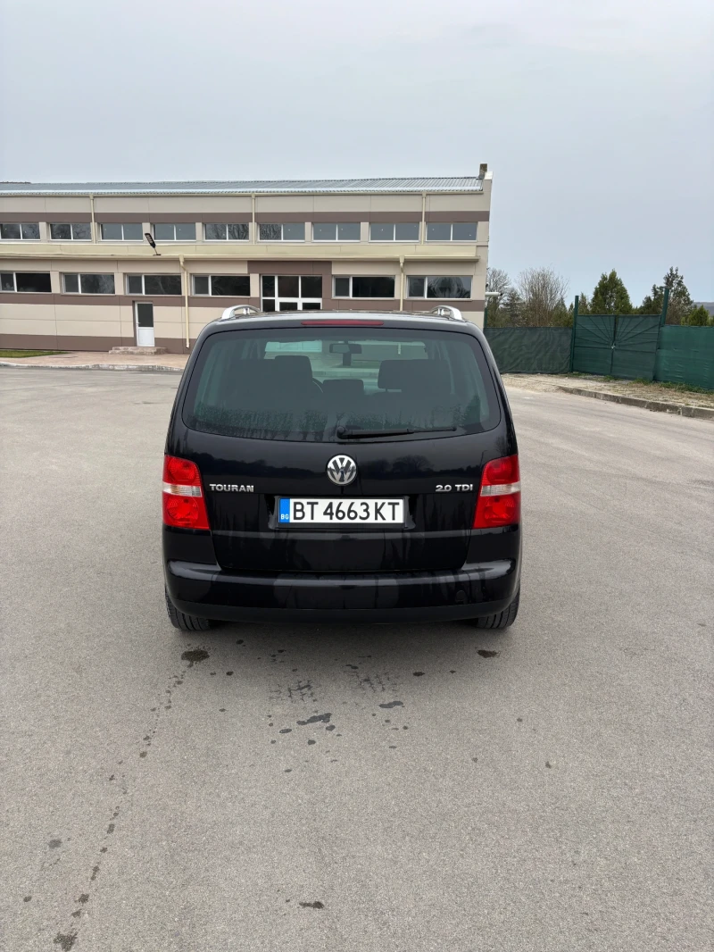 VW Touran 2.0TDI, снимка 6 - Автомобили и джипове - 49607102