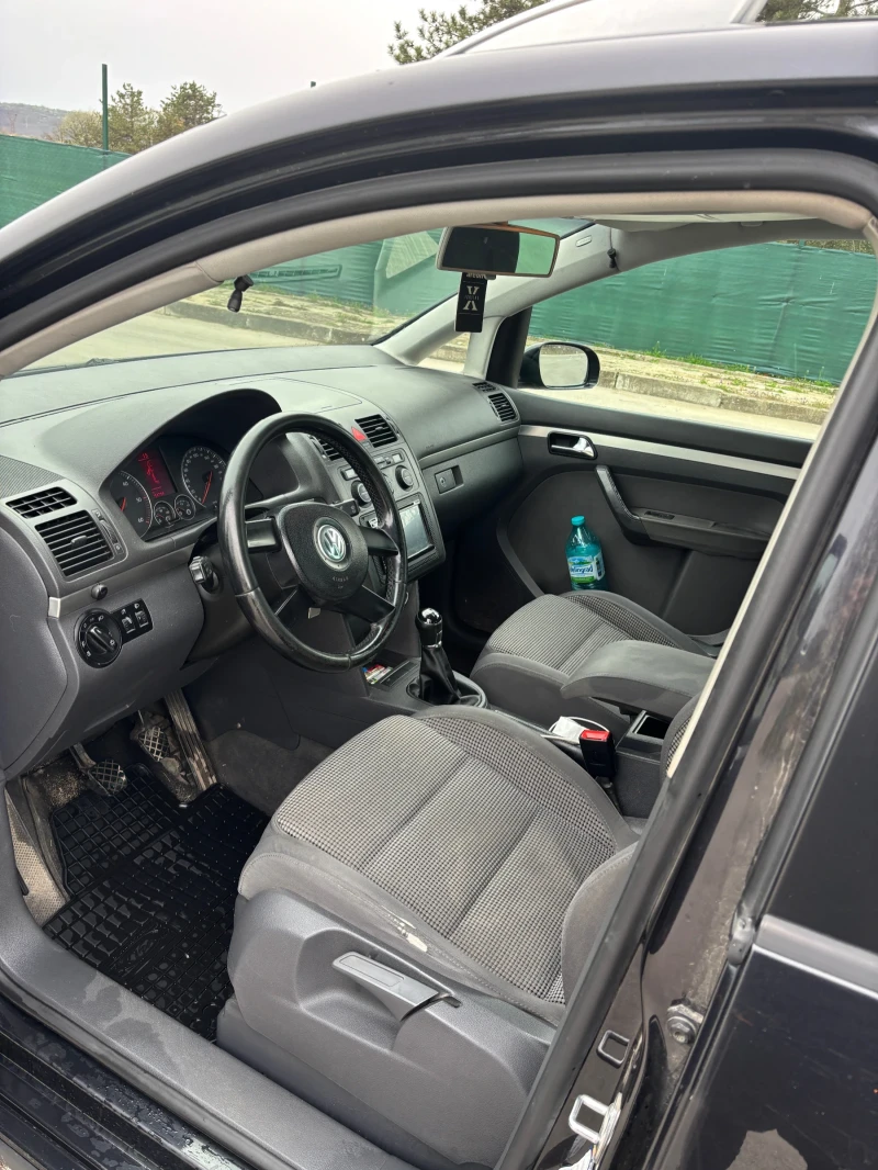 VW Touran 2.0TDI, снимка 9 - Автомобили и джипове - 49607102