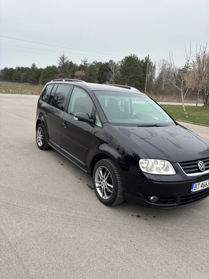 VW Touran 2.0TDI, снимка 3 - Автомобили и джипове - 49607102