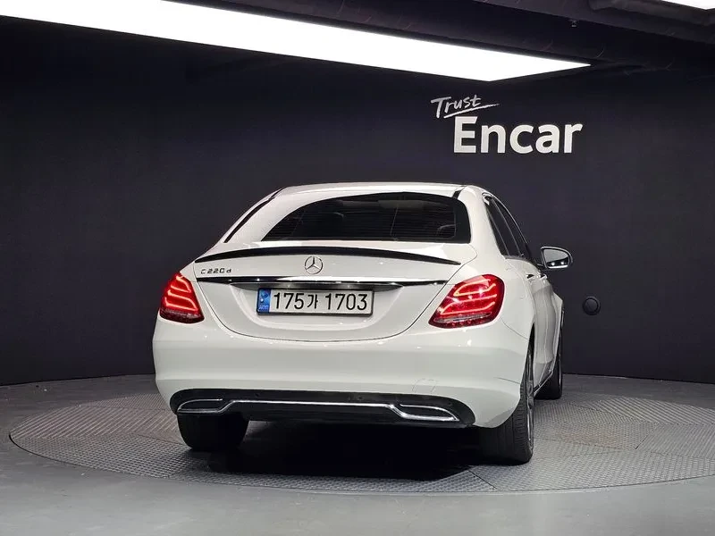 Mercedes-Benz C 180  - изображение 4