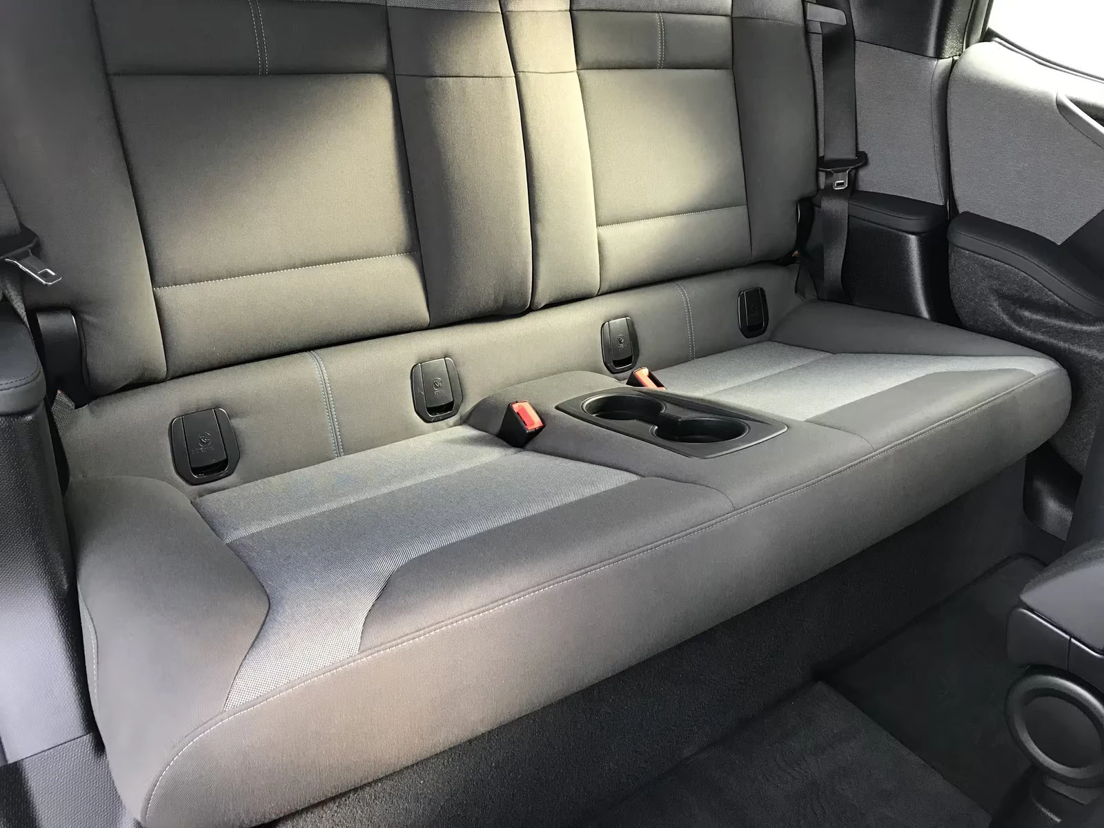 BMW i3 s120/184HP/CAM/LED/DAB/NAVI/CPLAY/877g, снимка 16 - Автомобили и джипове - 53721209