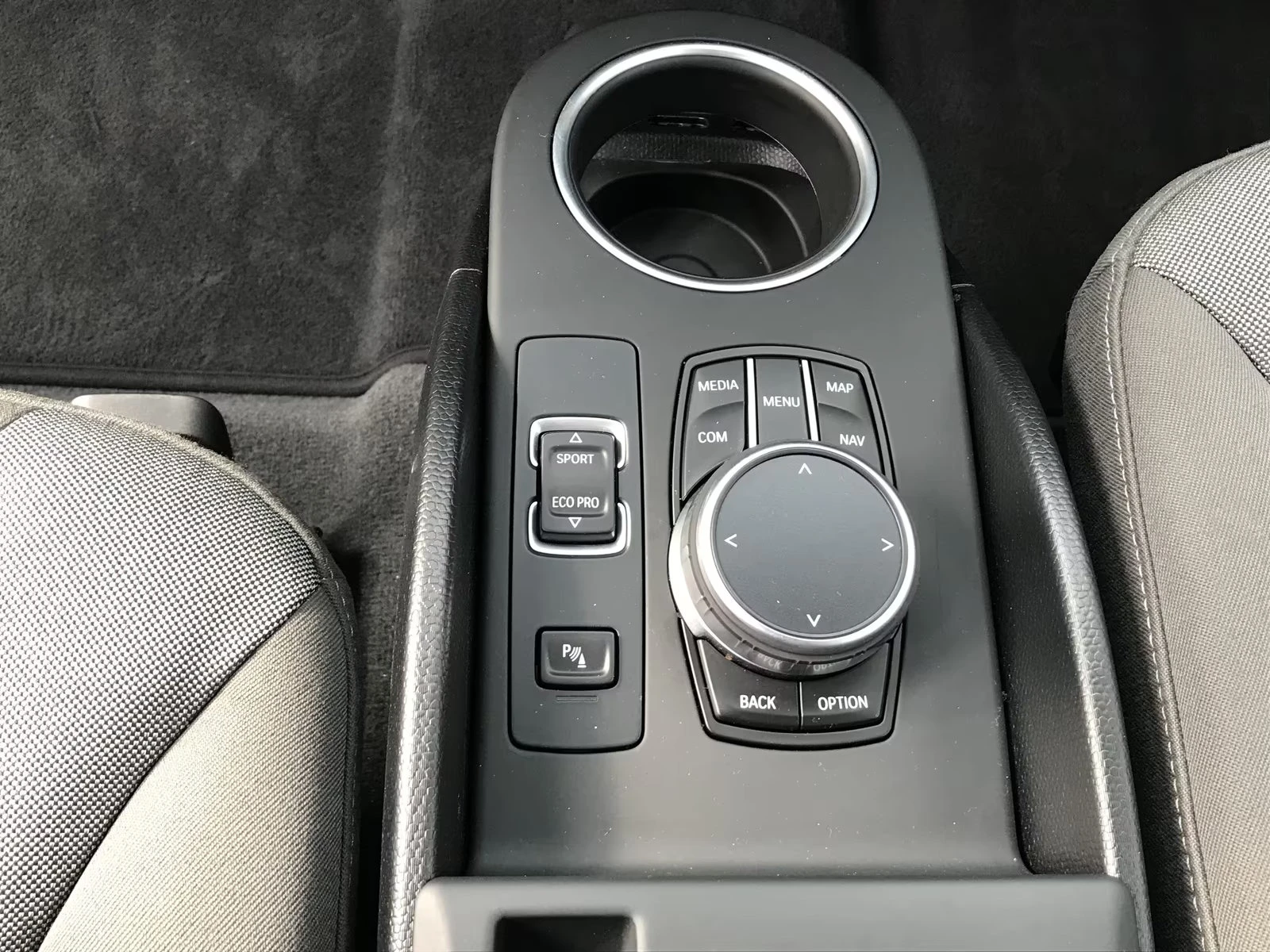 BMW i3 s120/184HP/CAM/LED/DAB/NAVI/CPLAY/877g, снимка 13 - Автомобили и джипове - 53721209