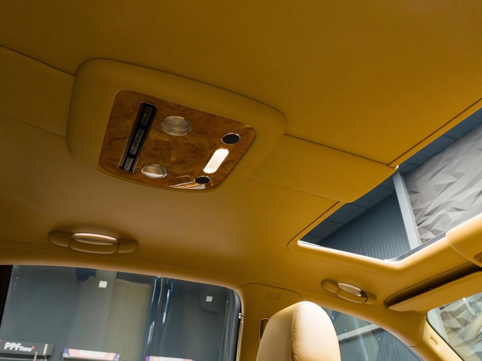 Bentley Continental W12* FLYING SPUR* KEYLESS* ПОДГРЕВ* ПАНО* MEMORY* , снимка 16 - Автомобили и джипове - 53869051