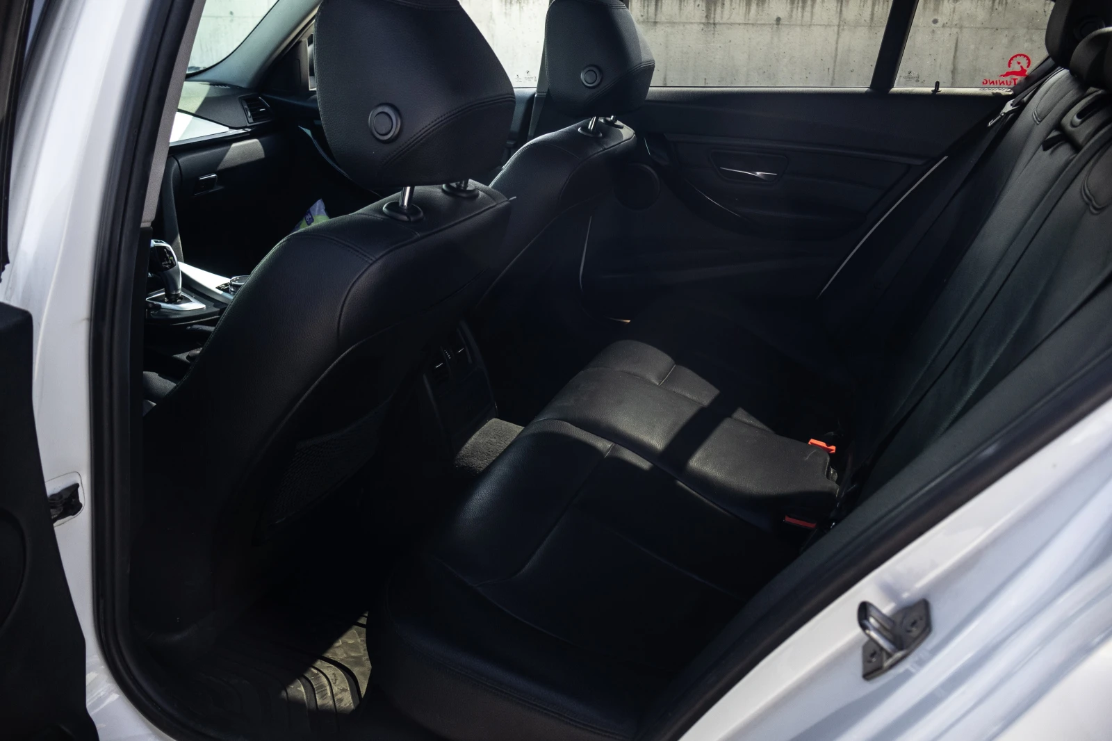 BMW 320 Xdrive, снимка 9 - Автомобили и джипове - 54258745