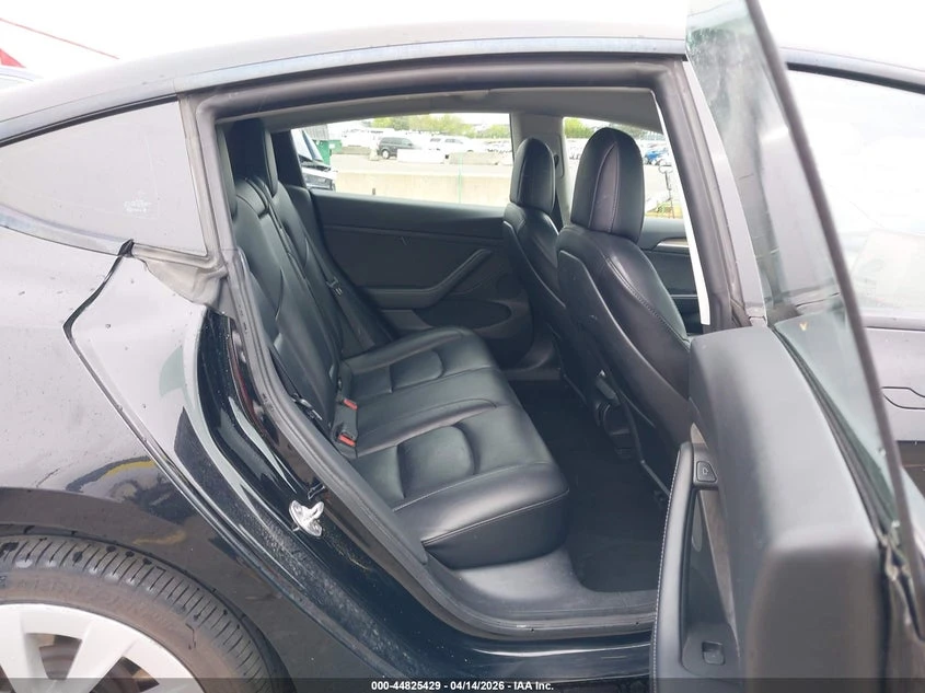 Tesla Model 3 Rear-Wheel Drive, снимка 8 - Автомобили и джипове - 54419077