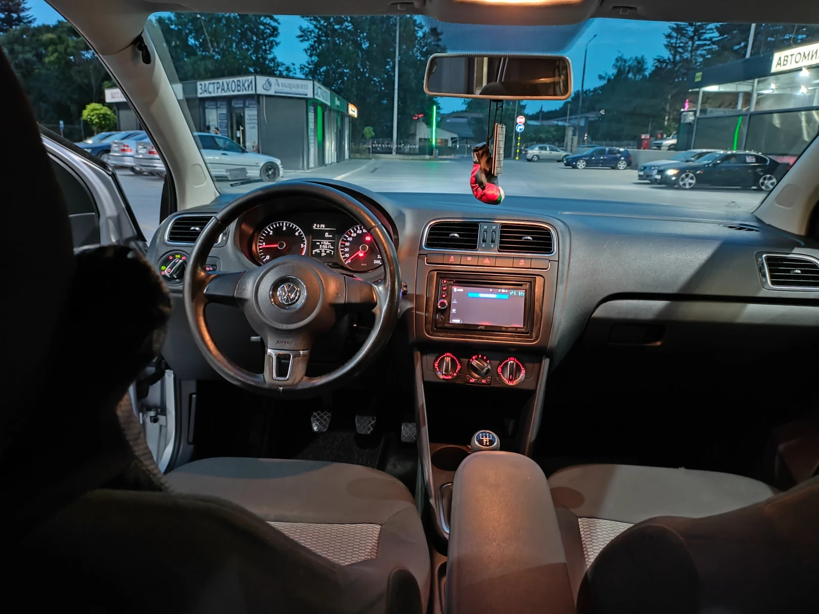 VW Polo, снимка 8 - Автомобили и джипове - 54464944