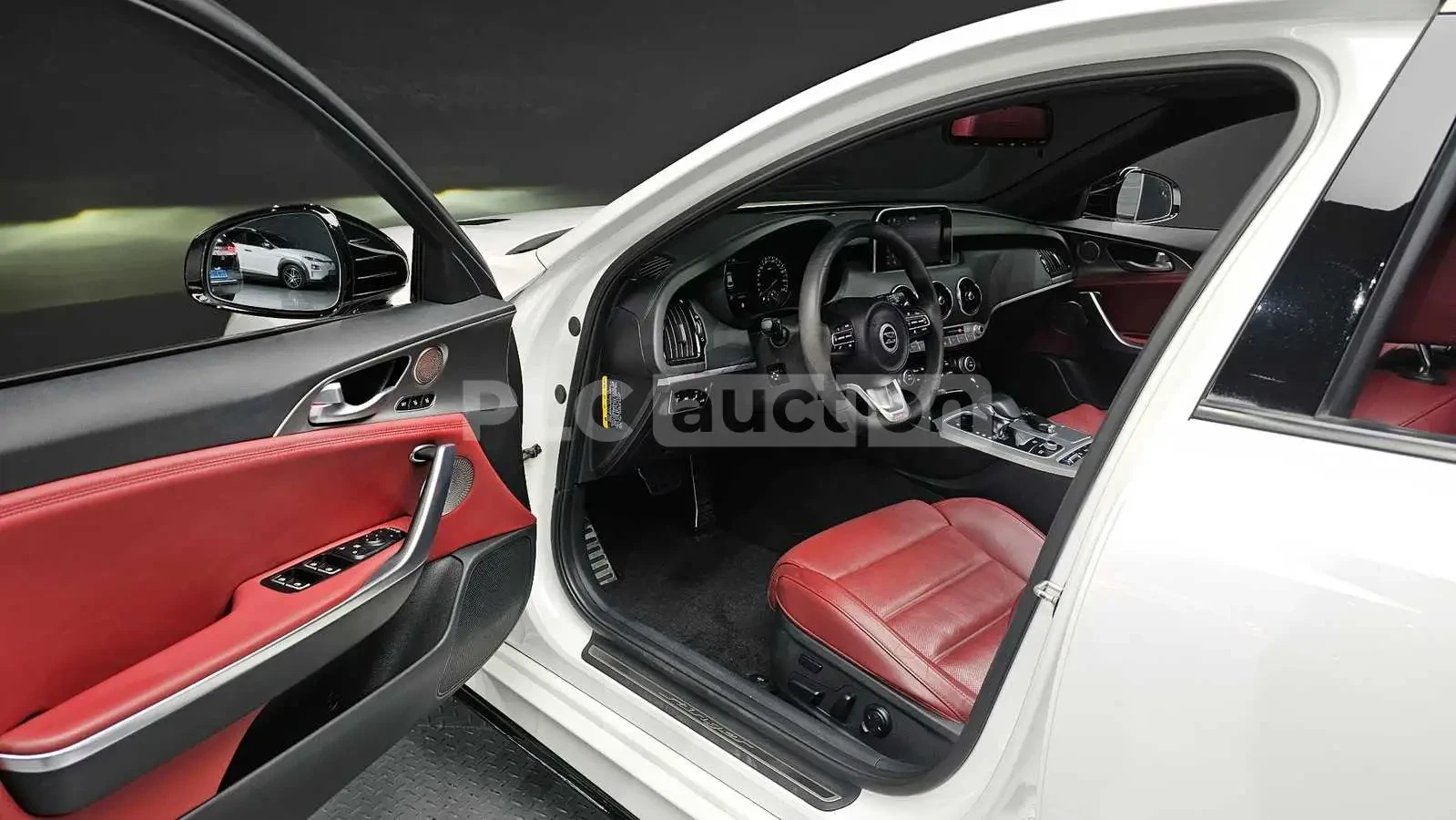 Kia Stinger 3.3 AWD | 360CAM| HUD| ОБДУХ| вкл.ТЕХНОТЕСТ, снимка 5 - Автомобили и джипове - 54554208