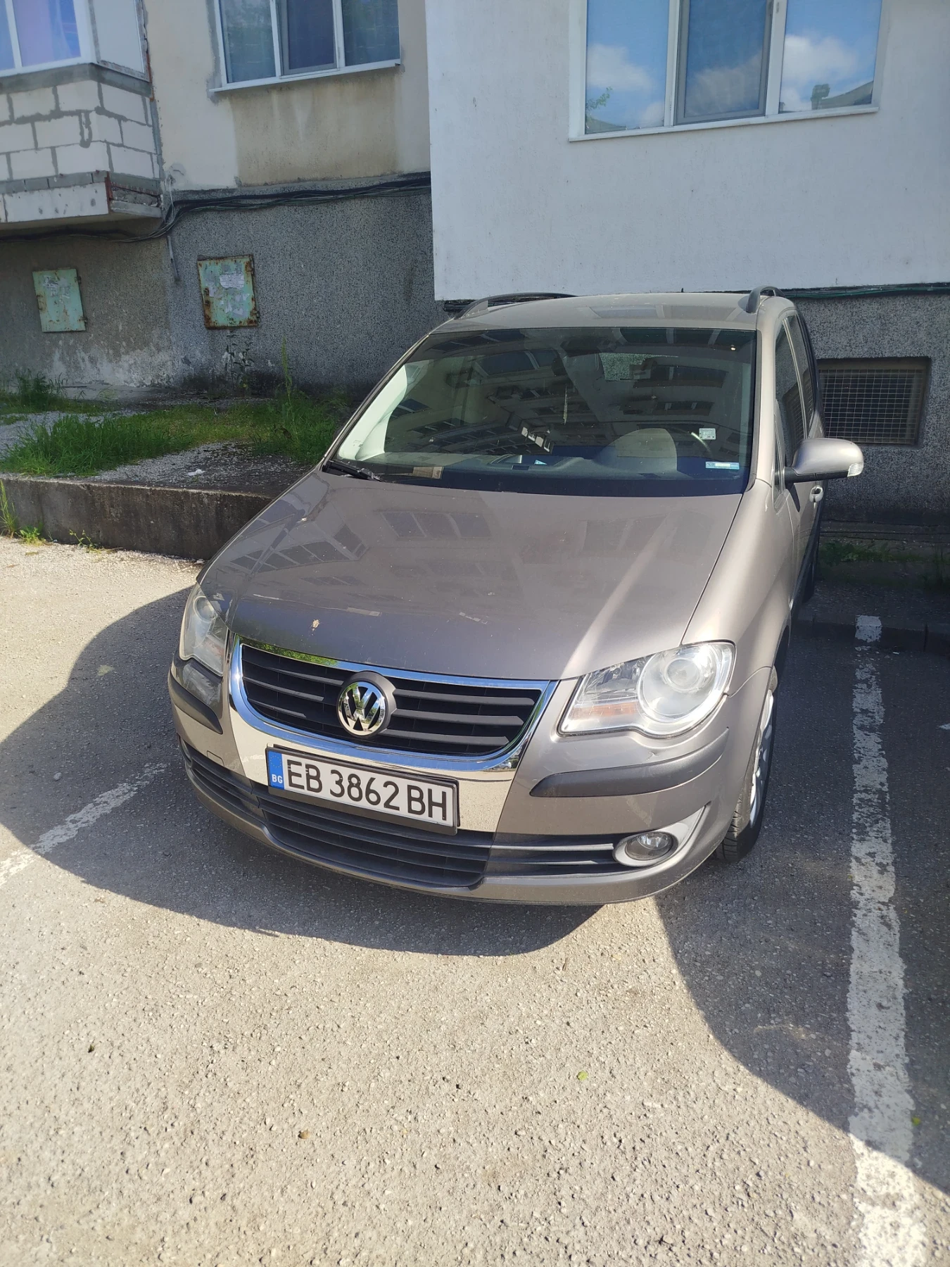 VW Touran 2.0 бензин/газ, снимка 2 - Автомобили и джипове - 54720044