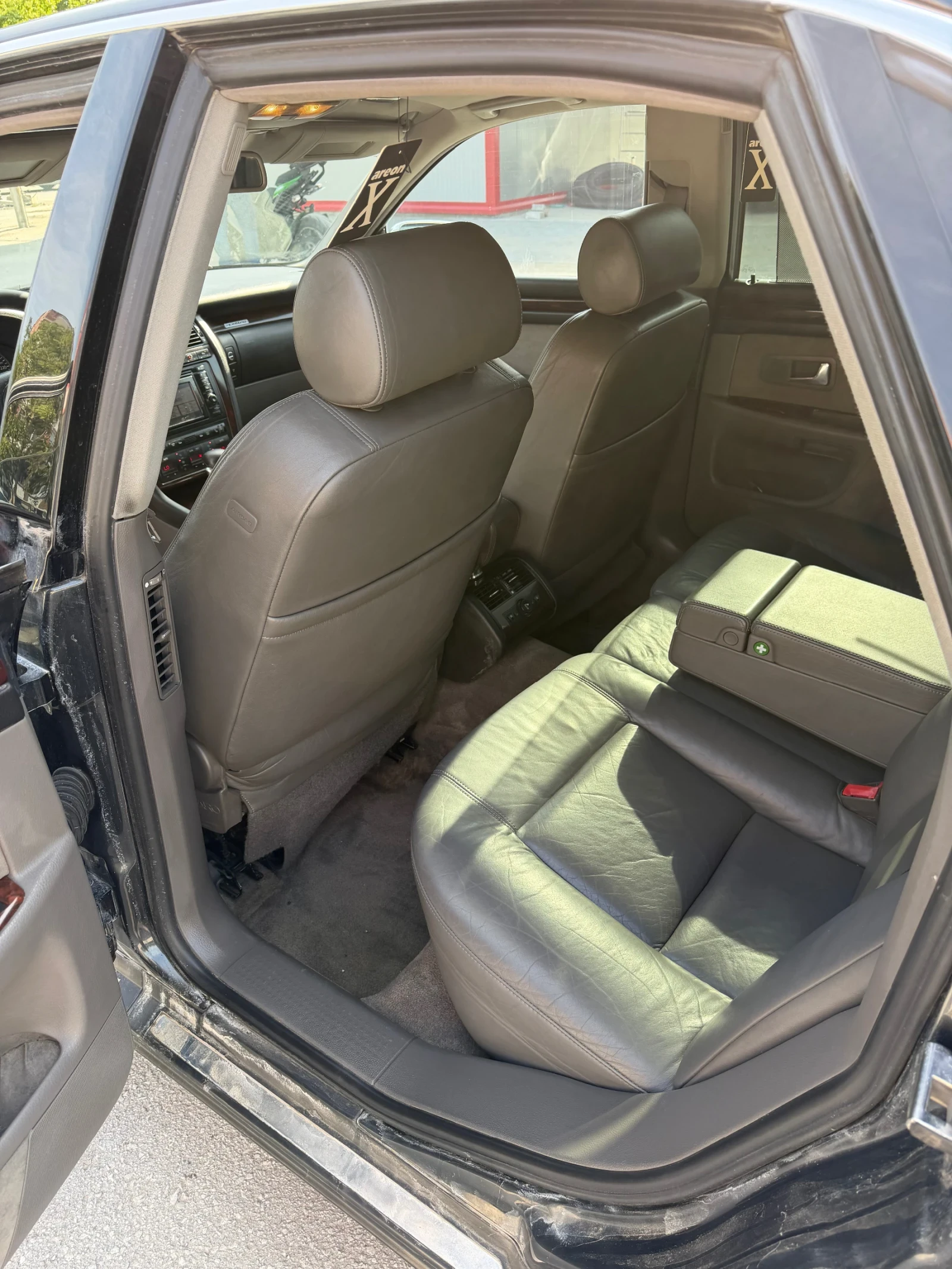 Audi A8 4.2i ГАЗОВ ИНЖЕКЦИОН 90л.!, снимка 11 - Автомобили и джипове - 54830243