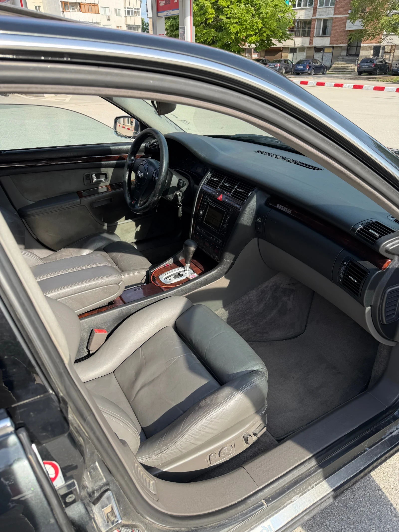 Audi A8 4.2i ГАЗОВ ИНЖЕКЦИОН 90л.!, снимка 8 - Автомобили и джипове - 54830243