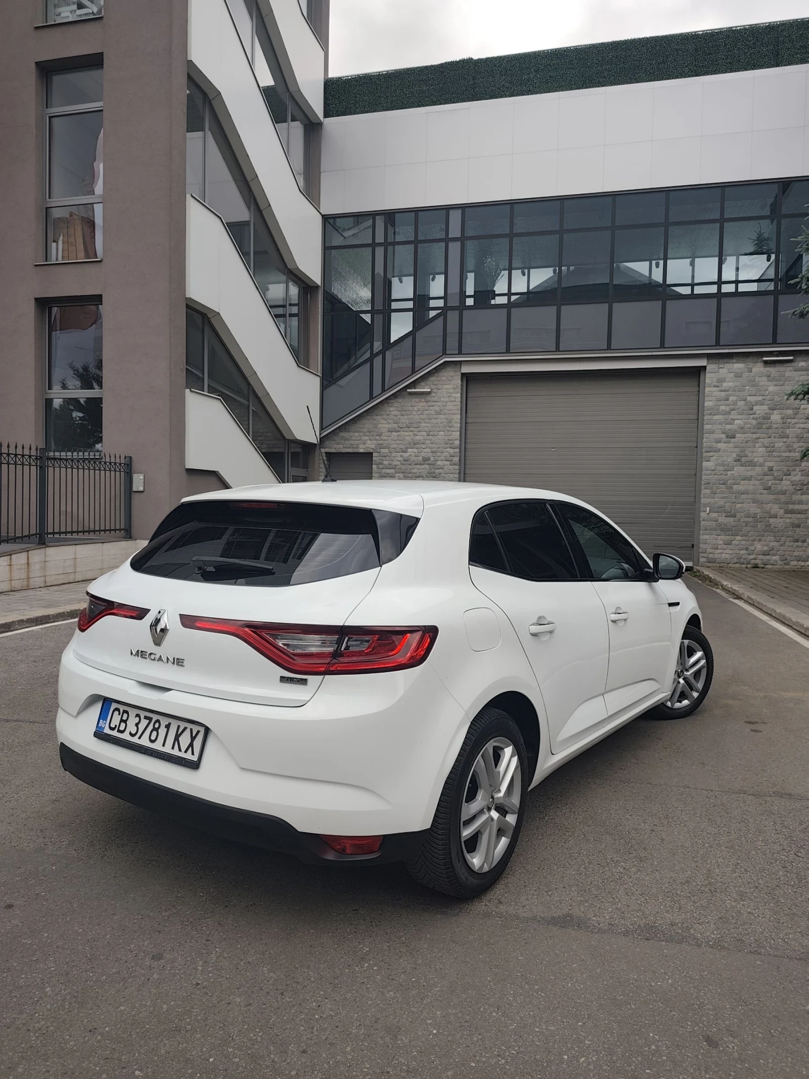 Renault Megane 1.5 DCI 110 УНИКАЛЕН, НОВ!!!!, снимка 6 - Автомобили и джипове - 54887751