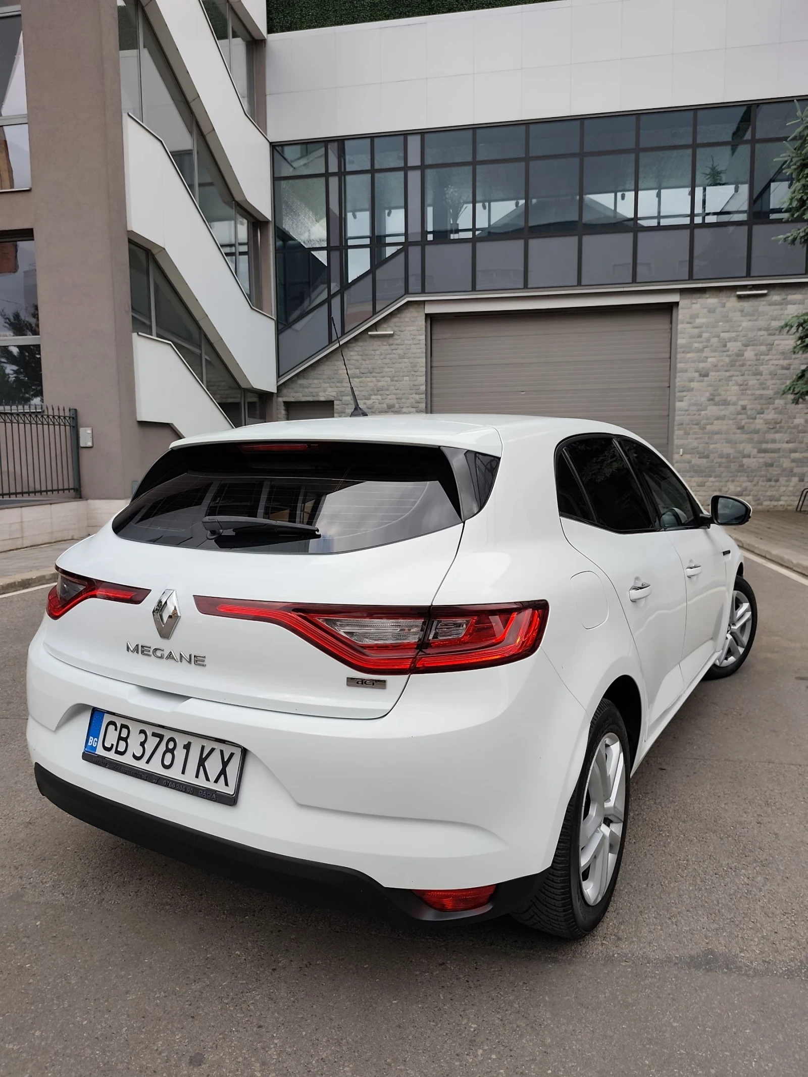 Renault Megane 1.5 DCI 110 УНИКАЛЕН, НОВ!!!!, снимка 9 - Автомобили и джипове - 54887751