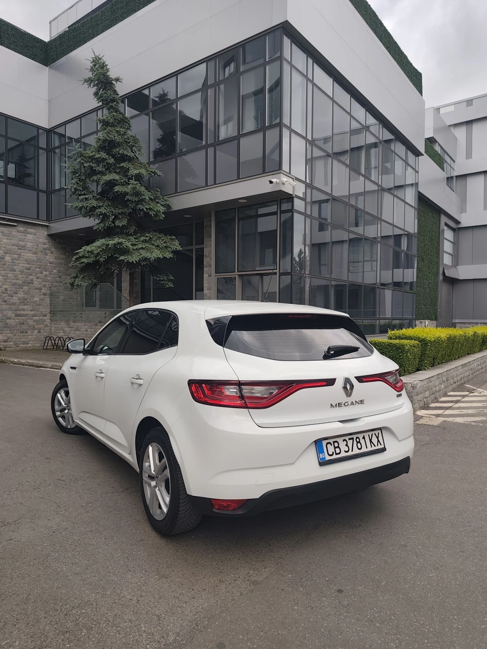 Renault Megane 1.5 DCI 110 УНИКАЛЕН, НОВ!!!!, снимка 7 - Автомобили и джипове - 54887751