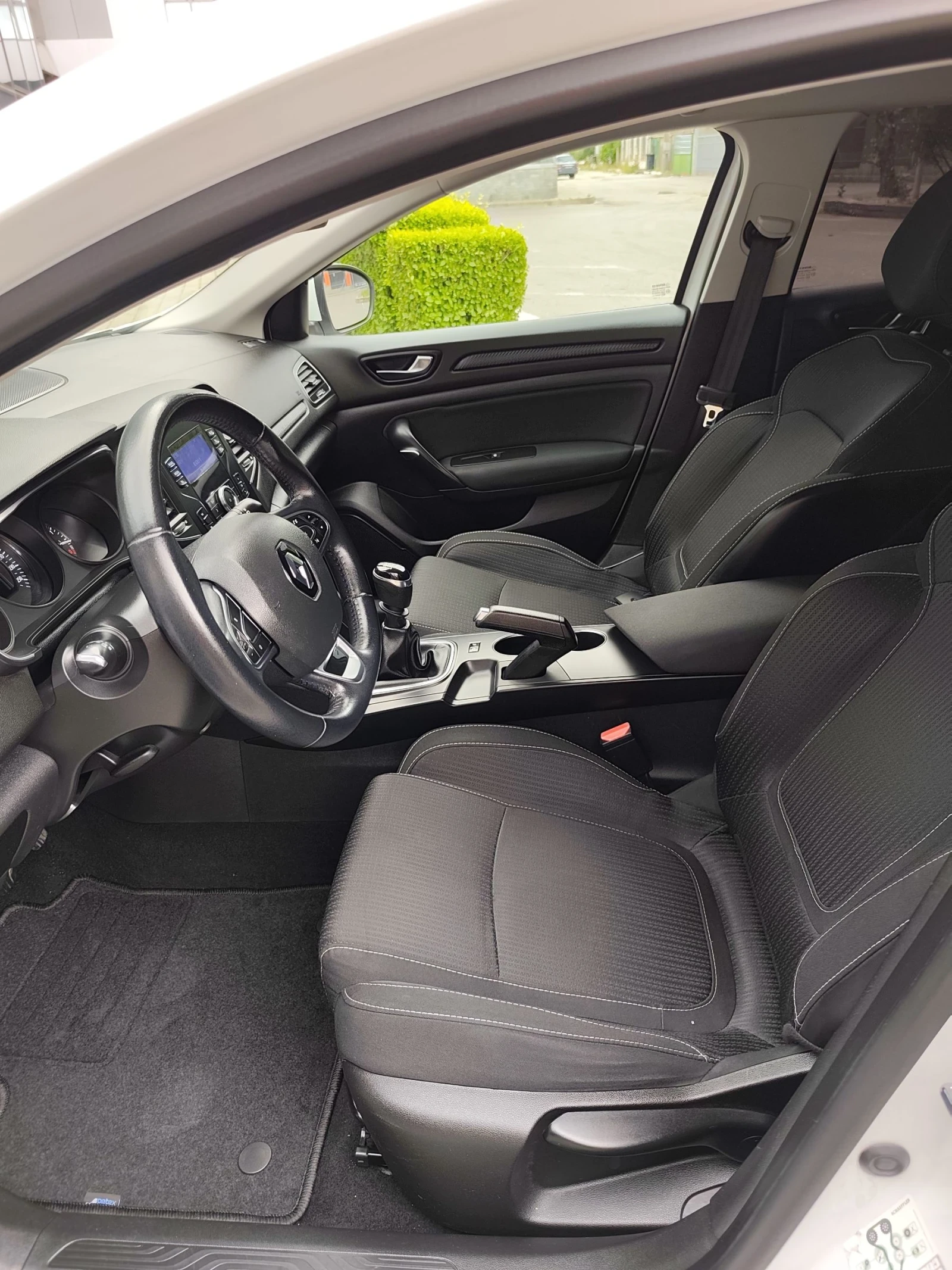 Renault Megane 1.5 DCI 110 УНИКАЛЕН, НОВ!!!!, снимка 12 - Автомобили и джипове - 54887751