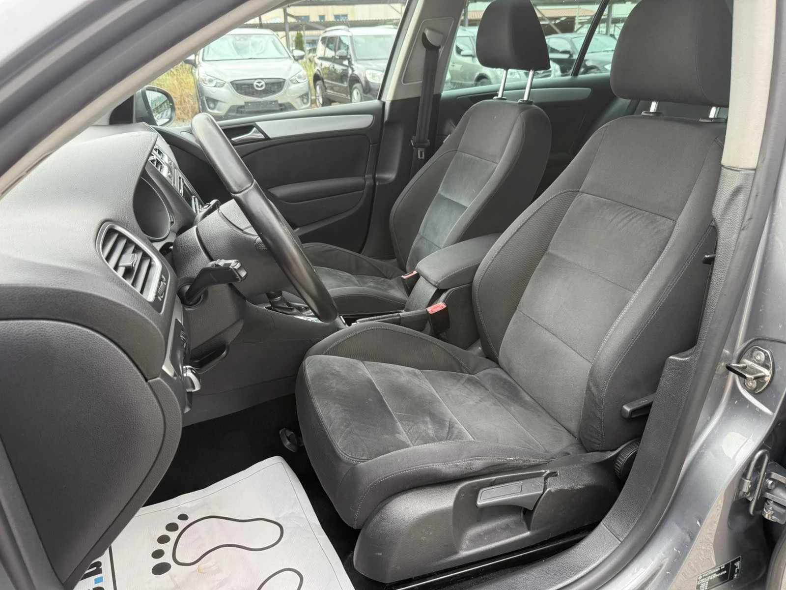 VW Golf 2.0TDI AVTOMAT, снимка 9 - Автомобили и джипове - 55259322