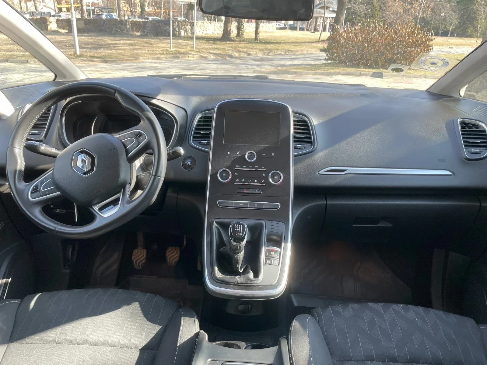 Renault Grand scenic Tce 140 Limited, снимка 2 - Автомобили и джипове - 55619263