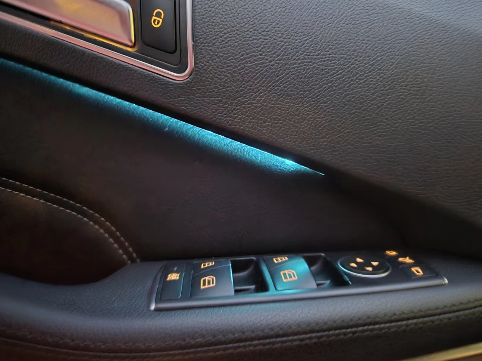 Mercedes-Benz E 220 9G TRONIC, снимка 10 - Автомобили и джипове - 55623104