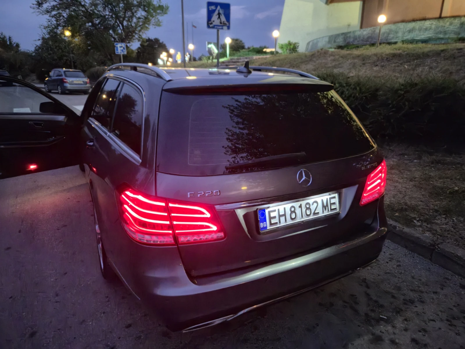 Mercedes-Benz E 220 9G TRONIC, снимка 5 - Автомобили и джипове - 55623104