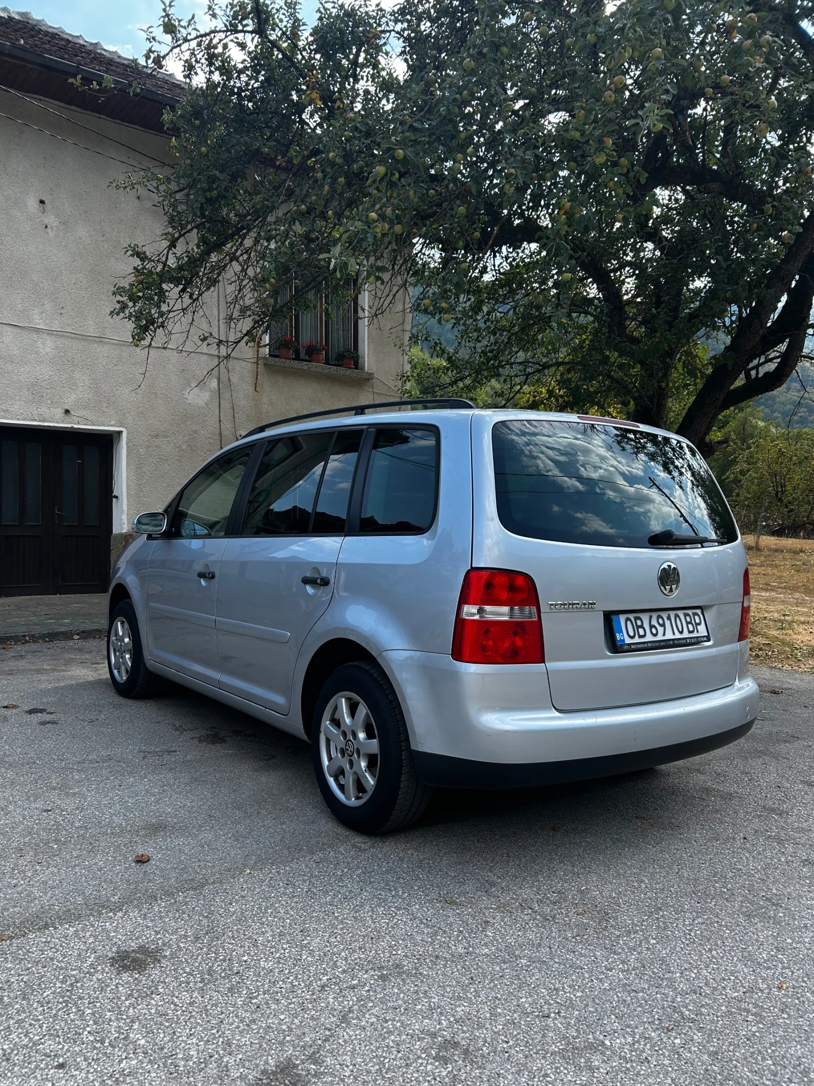 VW Touran, снимка 3 - Автомобили и джипове - 55771043
