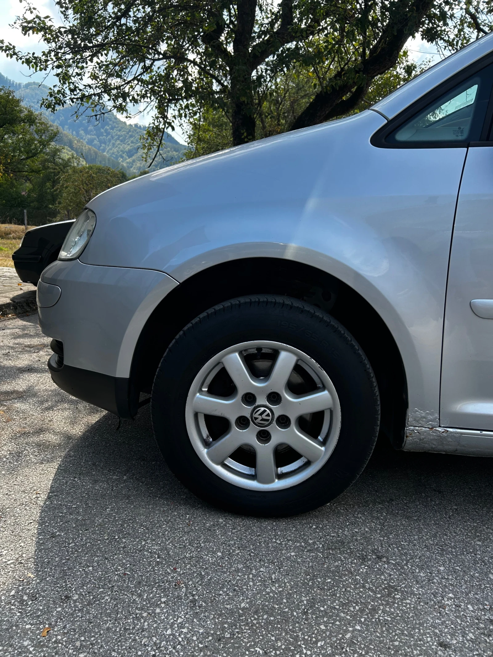 VW Touran, снимка 8 - Автомобили и джипове - 55771043
