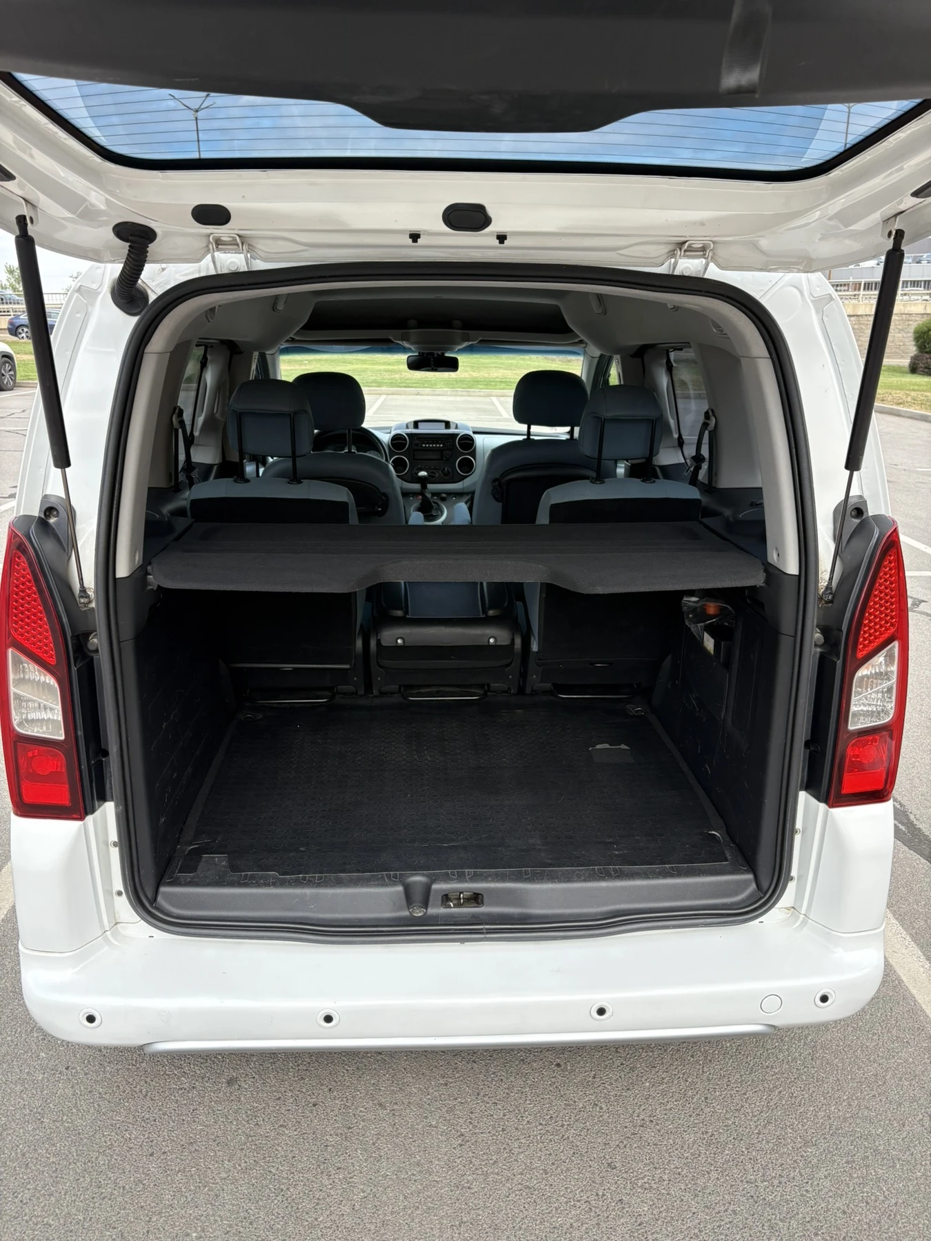 Citroen Berlingo 1.6HDI  Multispace, снимка 7 - Автомобили и джипове - 56085935