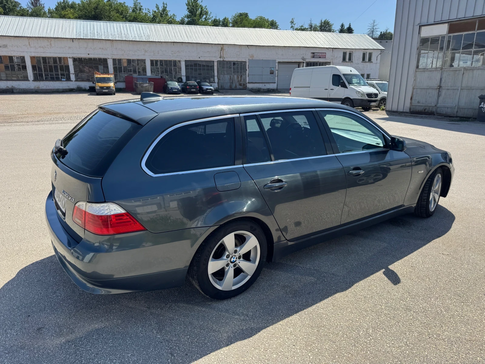 BMW 530 530d XDrive, снимка 4 - Автомобили и джипове - 56351259