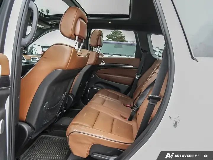 Jeep Grand cherokee SUMMIT, снимка 13 - Автомобили и джипове - 54133318