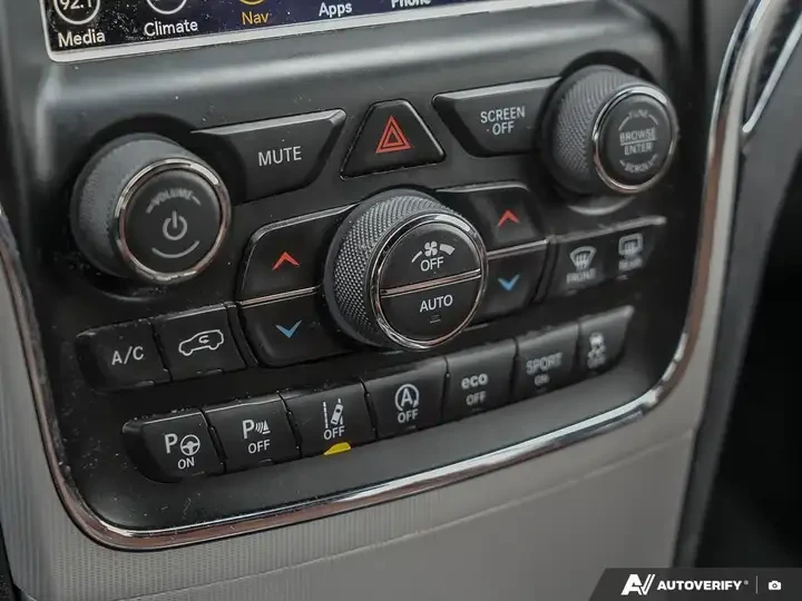 Jeep Grand cherokee SUMMIT, снимка 10 - Автомобили и джипове - 54133318