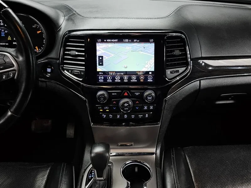 Jeep Grand cherokee 3.6 OVERLAND WK2, снимка 13 - Автомобили и джипове - 55113609
