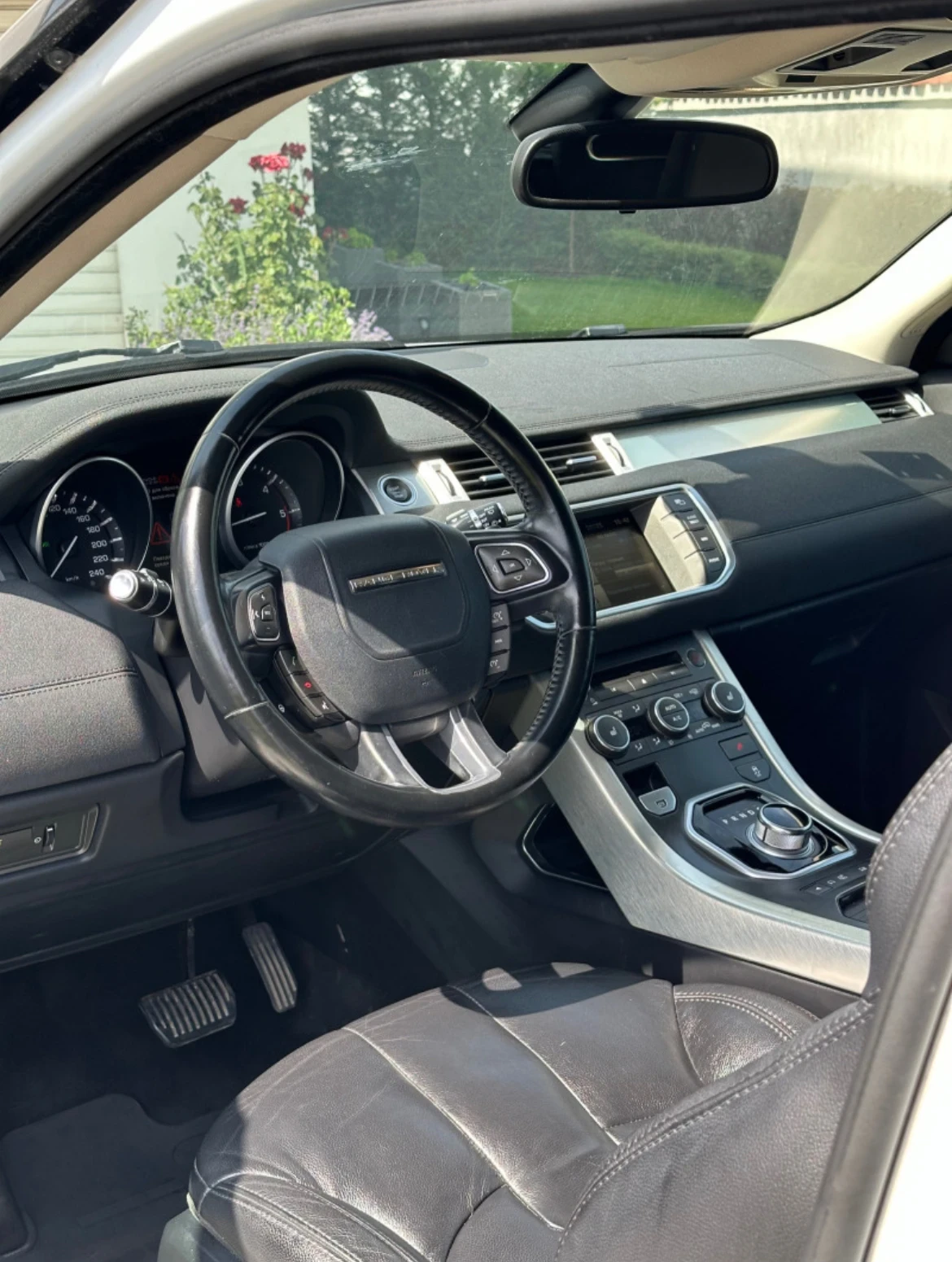 Land Rover Range Rover Evoque Напълно обслужен, Голяма навигация - изображение 3