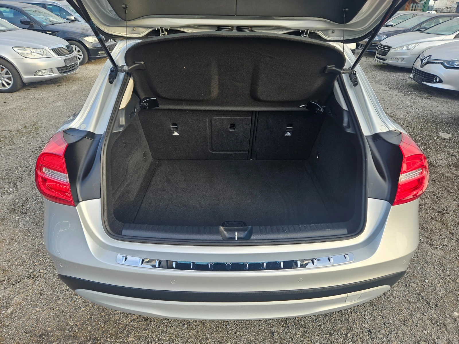 Mercedes-Benz GLA 200 2.2CDI-LED НАВИГАЦИЯ-КАМЕРА-ПЕРФЕКТНА - изображение 7