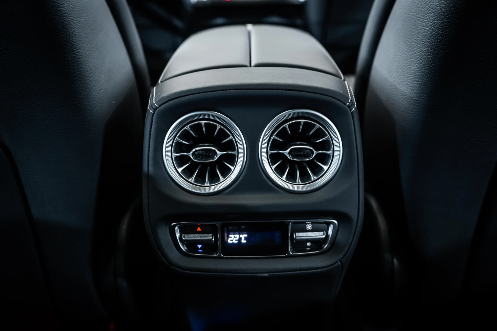 Mercedes-Benz G 63 AMG Manufaktur* Burmester* Carbon, снимка 15 - Автомобили и джипове - 53896830