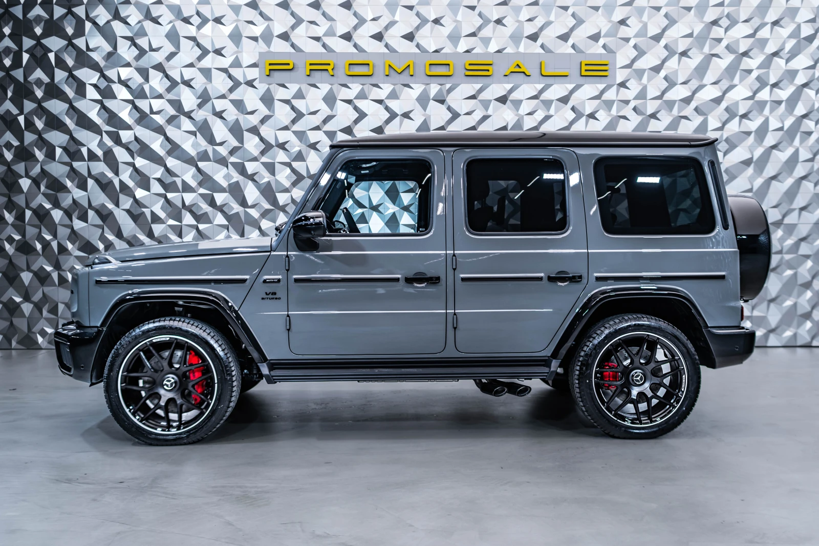 Mercedes-Benz G 63 AMG Manufaktur* Burmester* Carbon, снимка 3 - Автомобили и джипове - 53896830