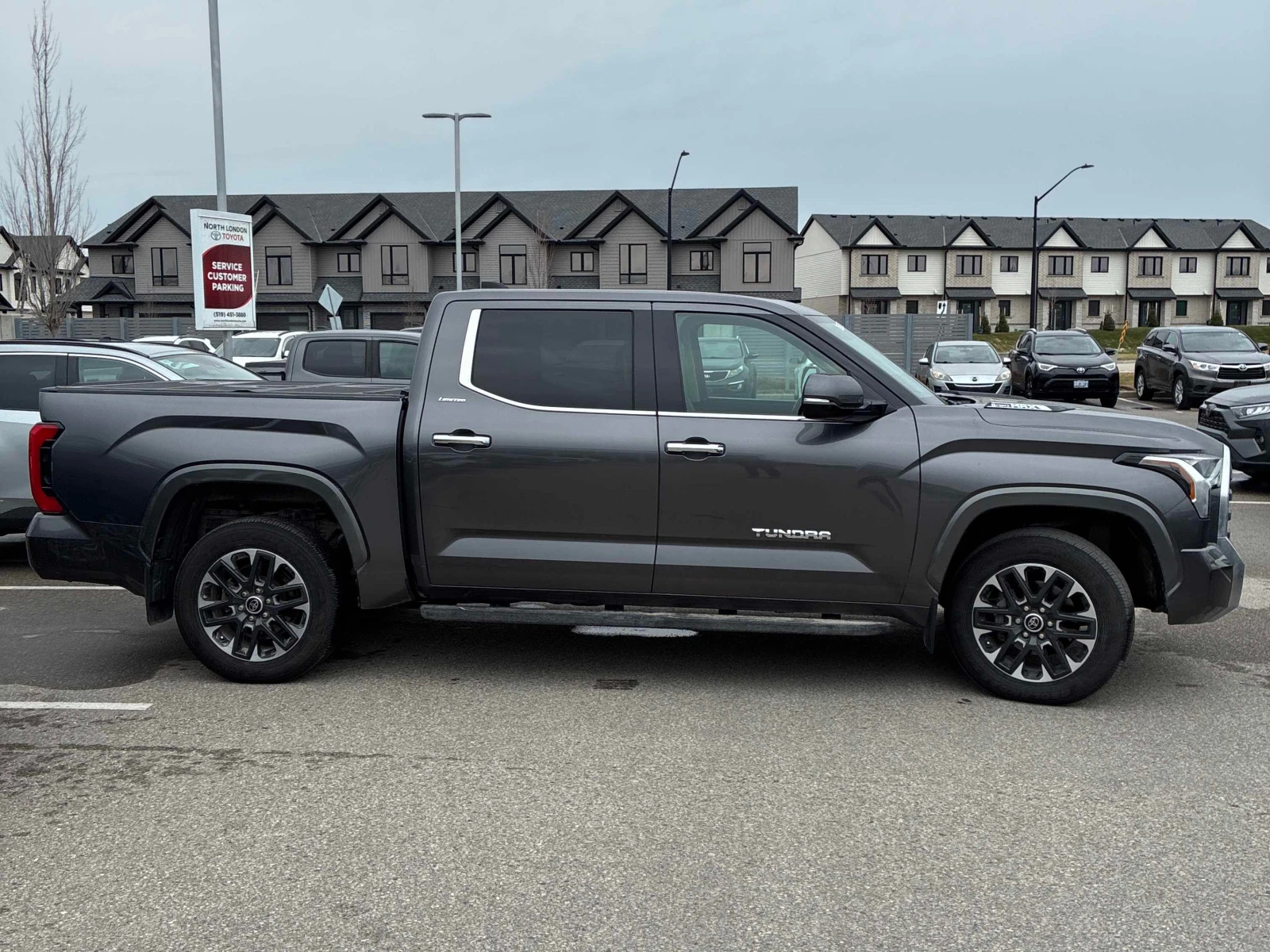 Toyota Tundra LIMITED HYBRID * * CARFAX * * АВТО КРЕДИТ * * , снимка 4 - Автомобили и джипове - 54041892