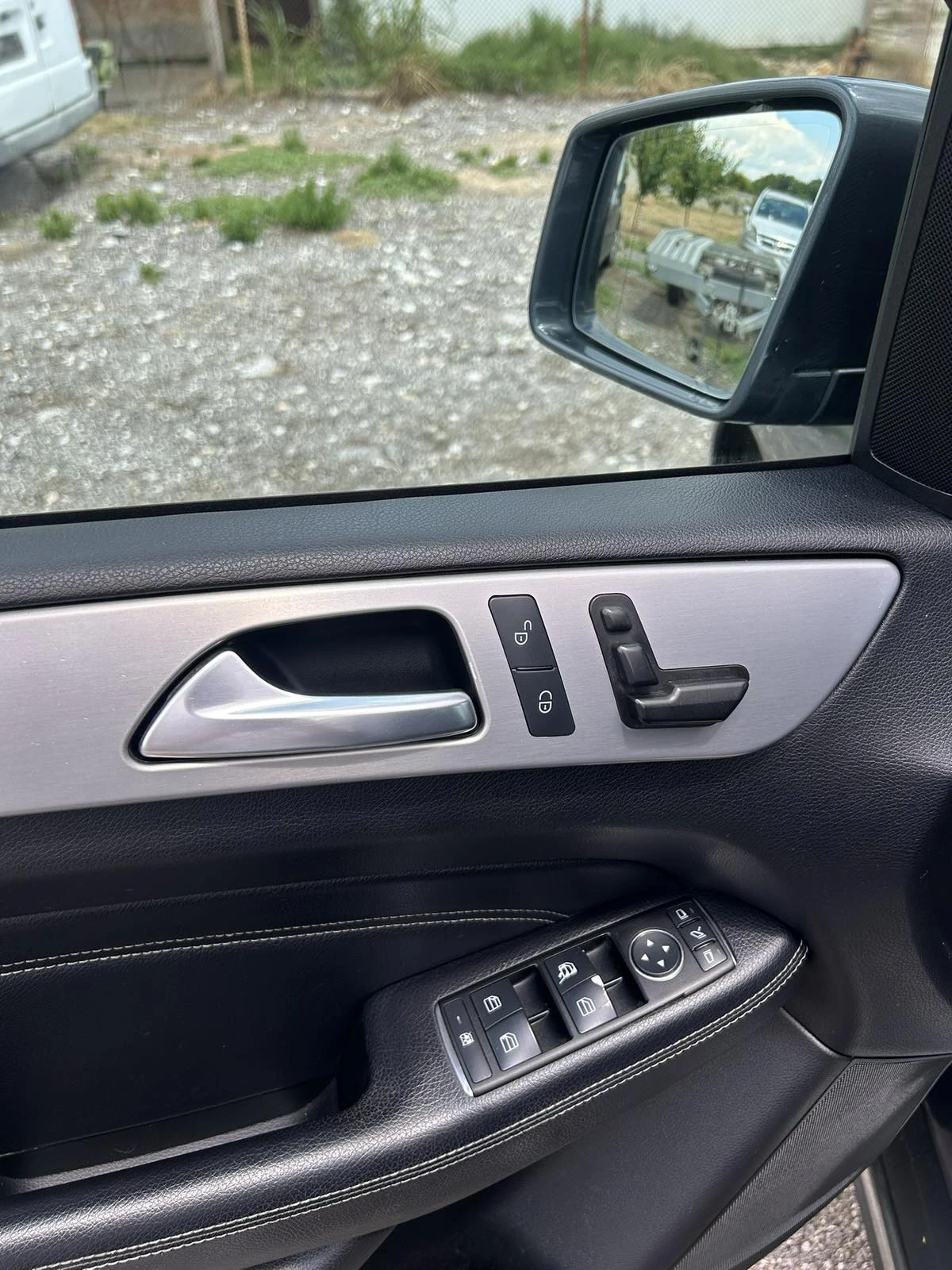 Mercedes-Benz ML 250 Bluetec 4MATIC 204 к.с, снимка 8 - Автомобили и джипове - 55116193