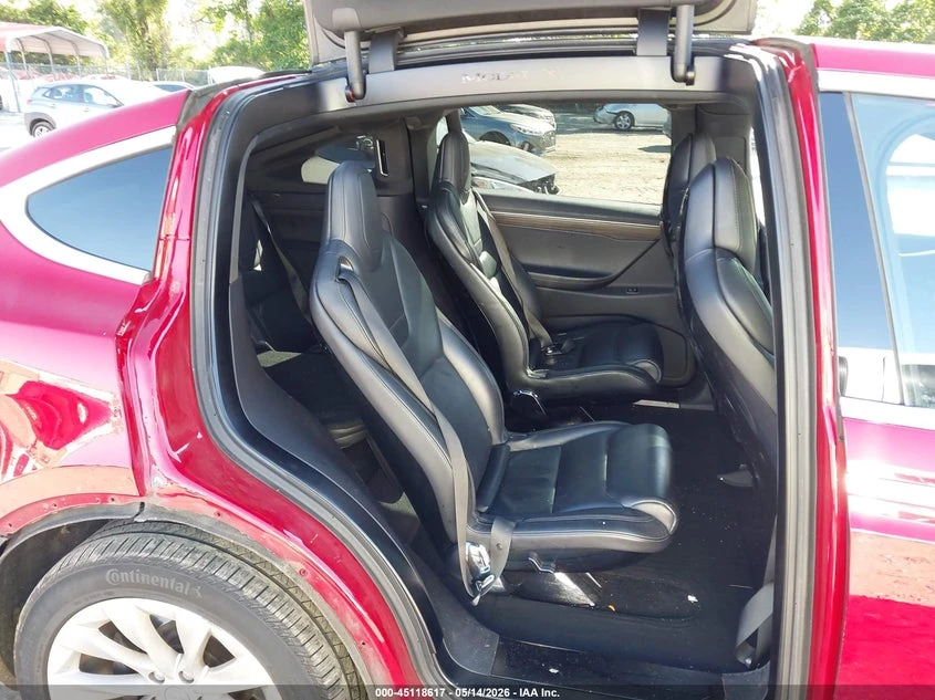 Tesla Model X 60D, снимка 8 - Автомобили и джипове - 55213690